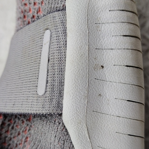 Nike Free RN Motion Flyknit 2018 Grey Crimson Pulse Fabric Upper Pull On Sneaker - Picture 14 of 16